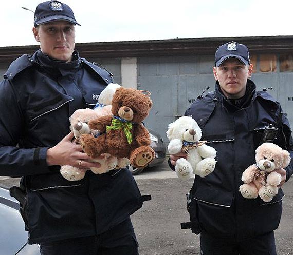 Misie dla dzieci dotkni�tych przemoc� w rodzinie