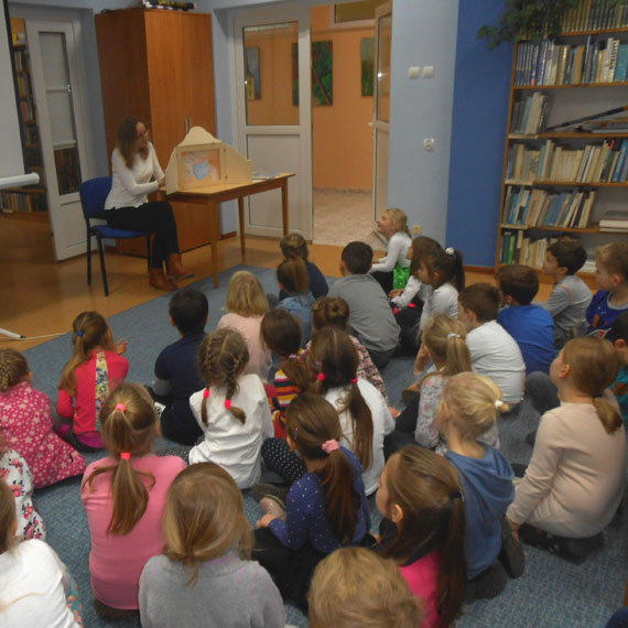 Przedszkolaki odwiedziy kamiesk bibliotek