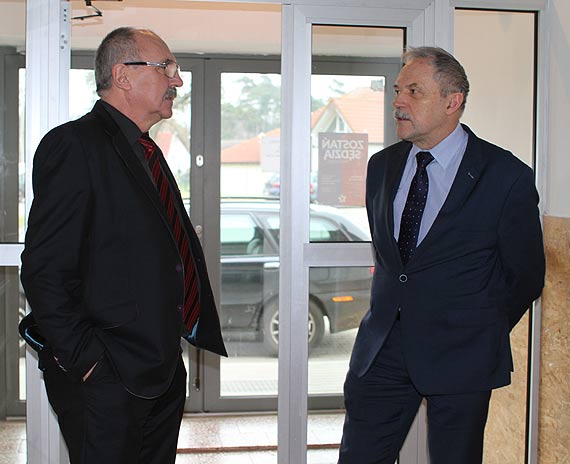 Rozmowa midzy wjtem, a... panem starost w sprawie drogi do Rybic