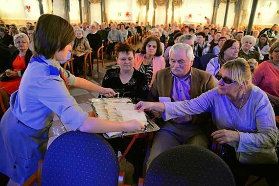 Betlejemskie wiato Pokoju dotaro do Midzyzdrojw. Wigilia miejska w MDK-u. Zobacz zdjcia!