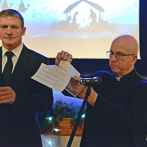 Betlejemskie wiato Pokoju dotaro do Midzyzdrojw. Wigilia miejska w MDK-u. Zobacz zdjcia!