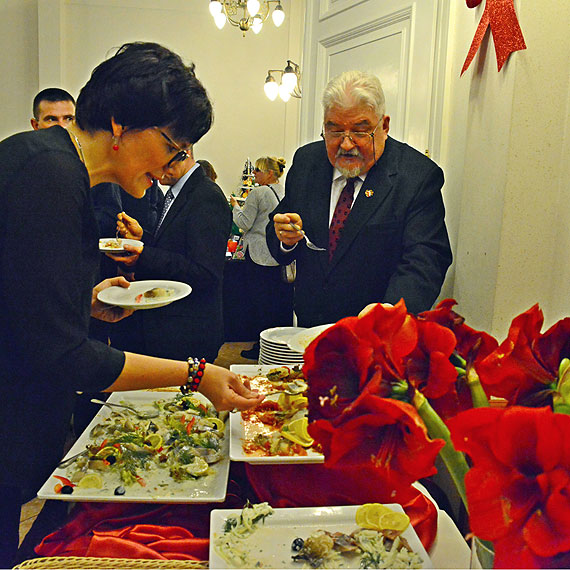 Betlejemskie wiato Pokoju dotaro do Midzyzdrojw. Wigilia miejska w MDK-u. Zobacz zdjcia!