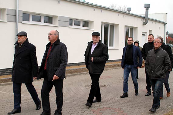 Budynki Szkoy Podstawowej, Gimnazjum i Przedszkola w wierznie jak nowe