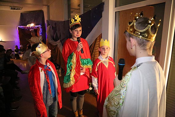 Magia �wi�t w Dobropolu - by�y jase�ka, wizyta Miko�aja, op�atek. Zobacz filmy!