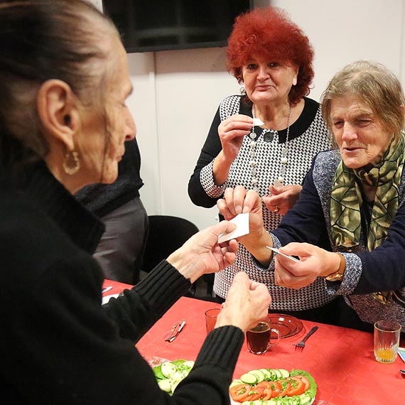 Magia �wi�t w Dobropolu - by�y jase�ka, wizyta Miko�aja, op�atek. Zobacz filmy!