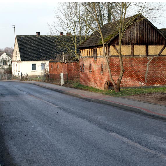 W prezencie witecznym od powiatu i gminy nowe chodniki w Mechowie i Upadych
