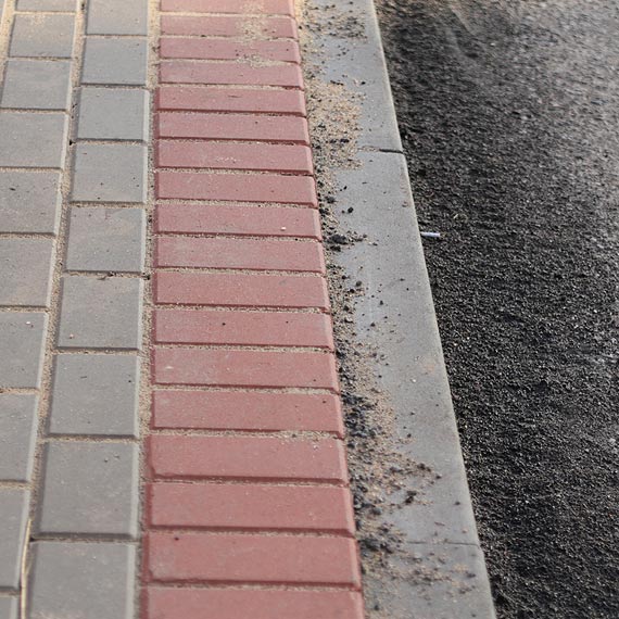 W prezencie witecznym od powiatu i gminy nowe chodniki w Mechowie i Upadych