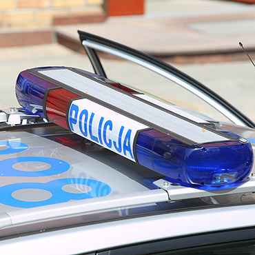 6-latka ze z�o�ci uszkodzi�a samoch�d