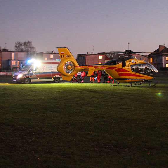 Poszed si wysika i wpad do szybu kuchennego. Poszkodowanego mczyzn zabra helikopter LPR