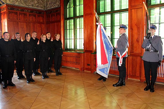 Kolejni nowi policjanci złożyli ślubowanie