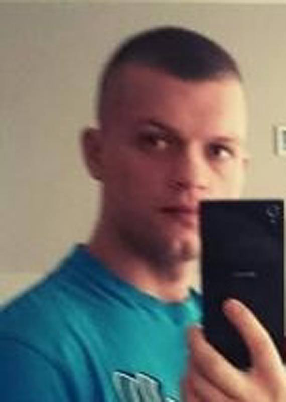 Policjanci poszukują Pawła Włodarczyka! 26-latek jest poszukiwany w związku z zabójstwem 19-letniego Piotra Wawrzynowicza