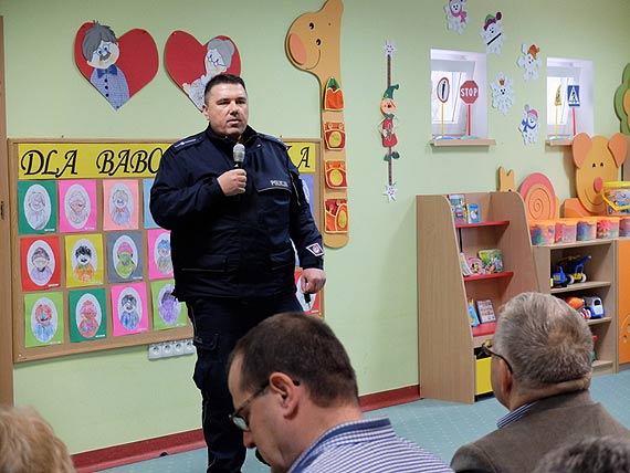 Policjanci z naszego terenu przeprowadzają w ostatnim czasie szerokie akcje związane z bezpieczeństwem