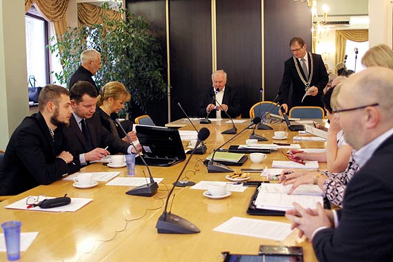 Radni podjli dwa stanowiska zwizanie z terminalem kontenerowym w porcie zewntrznym w winoujciu, no i co z tego?