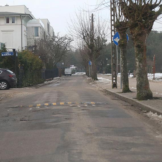 Mieszkaniec: Ten prg zwalniajcy to prawdziwy koszmar kierowcw! 