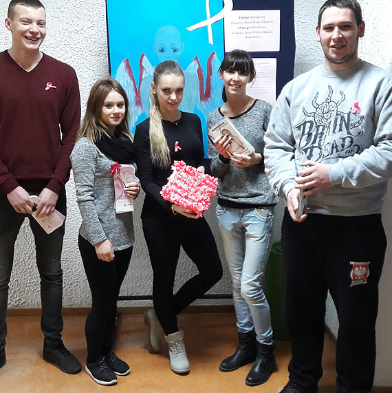 Młodzież z ZSP w Wolinie pamięta o profilaktyce chorób nowotworowych