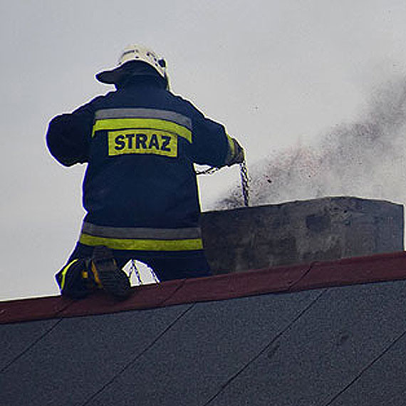 Pożar sadzy w kominie postawił na nogi strażaków z Dziwnowa!