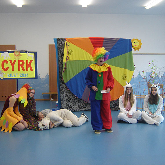 Gimnazjaliści z Kamienia Pomorskiego przygotowali spektakl dla przedszkolaków