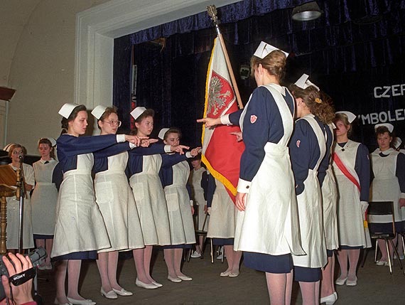  Magia biaego czepka sprzed lat. Zobacz fotogaleri!