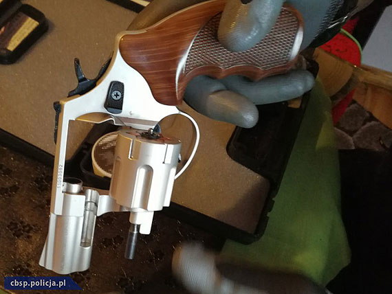 Wielka akcja policjantów CBŚP w Wolinie! Zatrzymali mężczyznę, który utrudniał postępowanie w sprawie głośnego zabójstwa w Szczecinie!