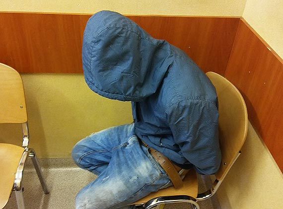 Potr�ci� kobiet� z w�zkiem i ciek� z miejsca zdarzenia