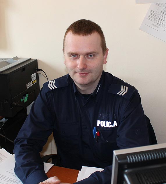 Pyrzyccy policjanci uratowali 34 - latka, który próbował odebrać sobie życie