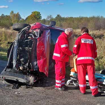 Jatki: Zderzyły się dwa samochody. Trzy osoby ranne