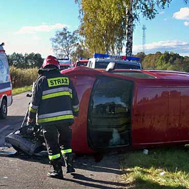 Jatki: Zderzyły się dwa samochody. Trzy osoby ranne