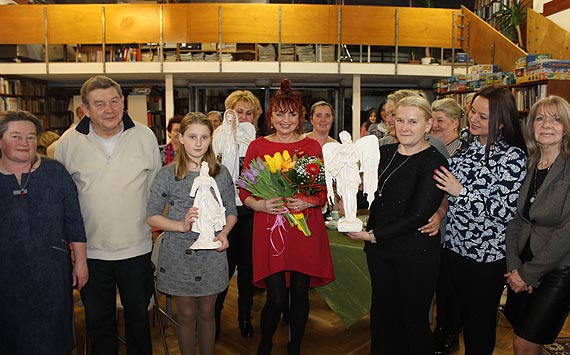 „Kobiety o kobietach” – wernisaż rzeźb i obrazów Krystyny Marzec oraz prelekcja Moniki Kunkel-Ratajczak