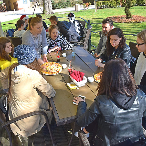 Gimnazjalici z Midzyzdrojw poszli na wagary do kina i na pizze