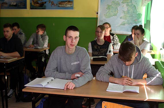 Czy szkołę w Sierosławiu należy likwidować?