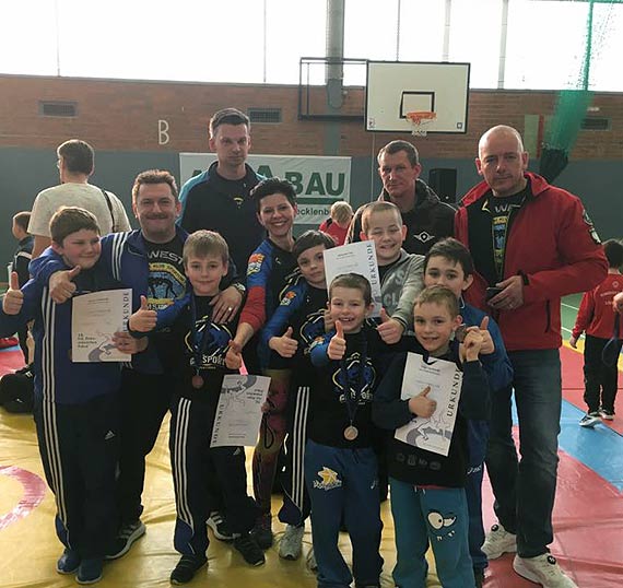 Mali zawodnicy z midzyzdrojskiego UKS GIMSPORT zdobyli medale w zapasach
