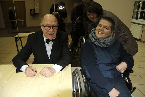 Alosza Awdiejew podbi� publiczno�� w �winoujskim MDK