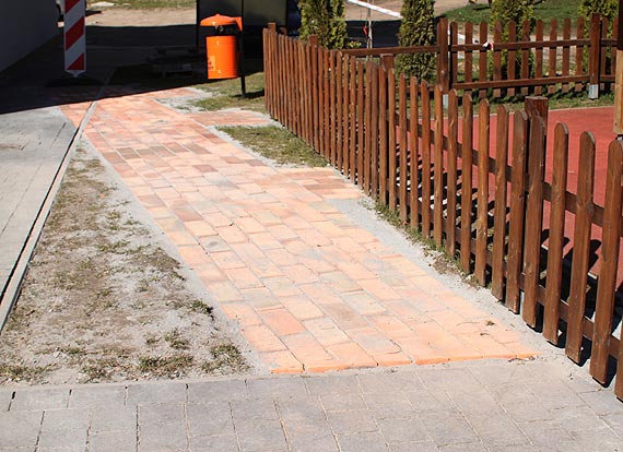 Powstay zarysy murw kocioa na Kwartale Dominikaskim