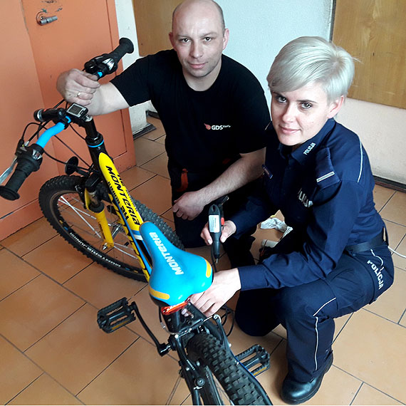 Mieszkacy zabezpieczyli swoje rowery przed kradzie. W kamieskiej komendzie oznakowano 13 rowerw