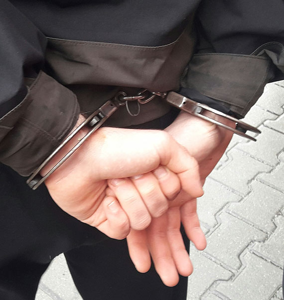 Groził mieszkance Międzyzdrojów. Teraz może spędzić za kratkami nawet 3 lata!