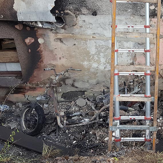 Zwarcie instalacji elektrycznej w skuterze przyczyną pożaru w Międzyzdrojach?