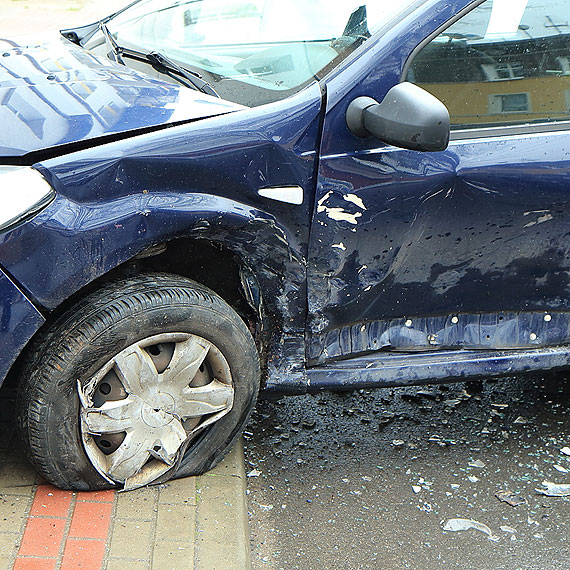 Kolizja w Wolinie. Kierowca dacii nie ustpi pierwszestwa przejazdu i uderzy w volkswagena!