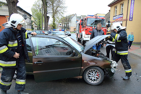 Kolizja w Wolinie. Kierowca dacii nie ustpi pierwszestwa przejazdu i uderzy w volkswagena!