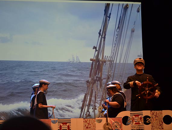 Teatr to magia... teatr to czary.... miejsce niezwyke, a nie do wiary!