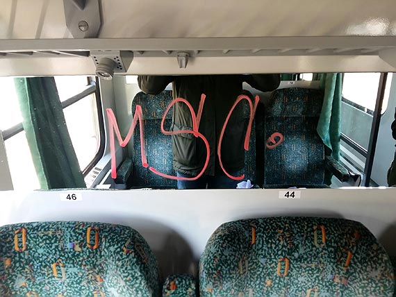 Pomalowany wagon przez pseudokibiców