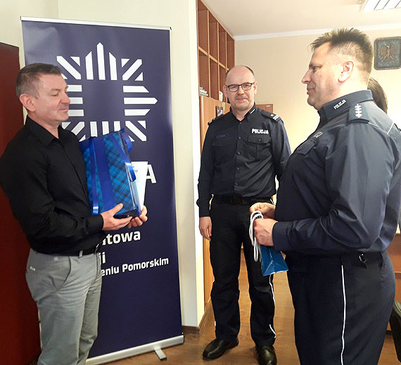 Po blisko 23 latach służby asp. szt. Tomasz Kuliński odchodzi na zasłużoną emeryturę