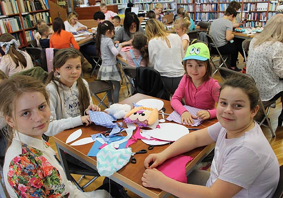 „Mdre Gowy Szyj Sowy” – Rodzinne Warsztaty Plastyczne w Bibliotece