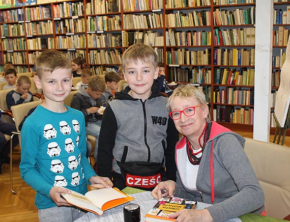 Joanna Olech w międzyzdrojskiej bibliotece