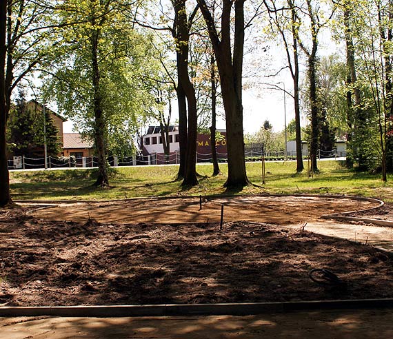 Przebudowa parku w Dziwnowie nabiera tempa