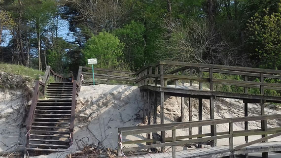 Woliski Park Narodowy demontuje zejcia na pla