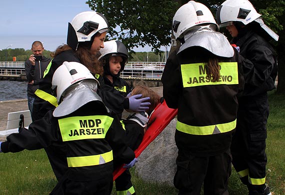 Awanse wyróżnienia i nagrody dla strażaków w dniu ich święta