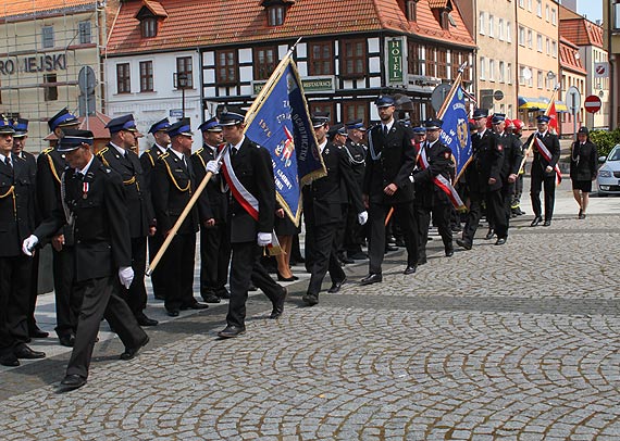 Awanse wyróżnienia i nagrody dla strażaków w dniu ich święta