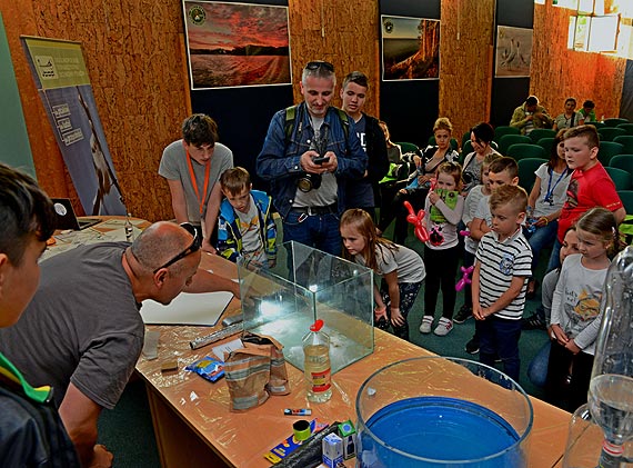 Nocna Przygoda w Muzeum Przyrodniczym WPN zgromadzia wielu uczestnikw. Zobacz film!