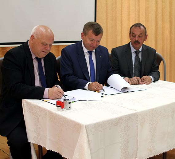 Marszaek Rzepa dorzuci si do przebudowy drogi powiatowej Skarchowo-Dusin