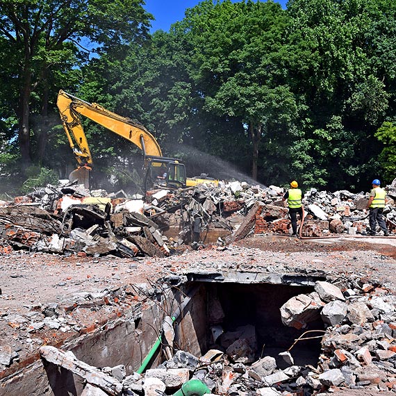 Wyburzaj budynek starego zakadu przyrodoleczniczego w Midzyzdrojach